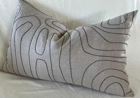 CONTOUR CUSHION Natural linen with black embroidery