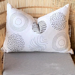 Small MOONS CUSHION off white