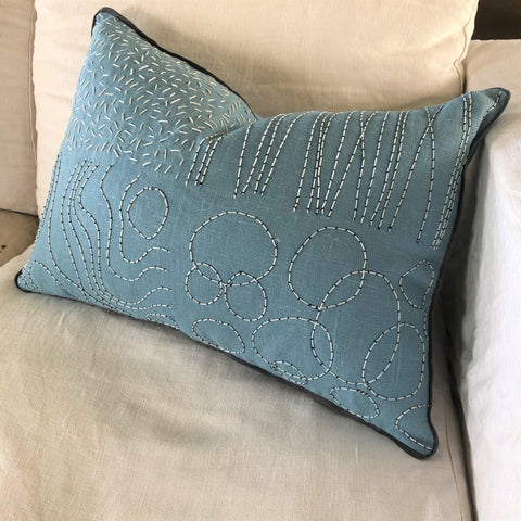 Cushion with hand embroidery 38 x 54 cm